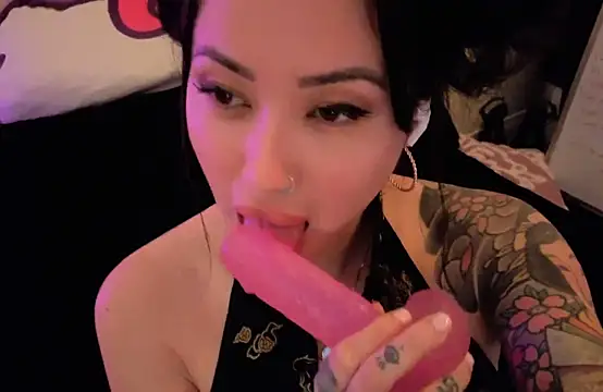 iamivyluv online show from 04/15/26, 03:57