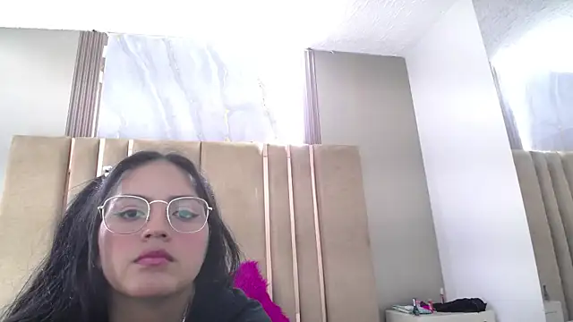 roxxyblack01 online show from 05/24/26, 11:32