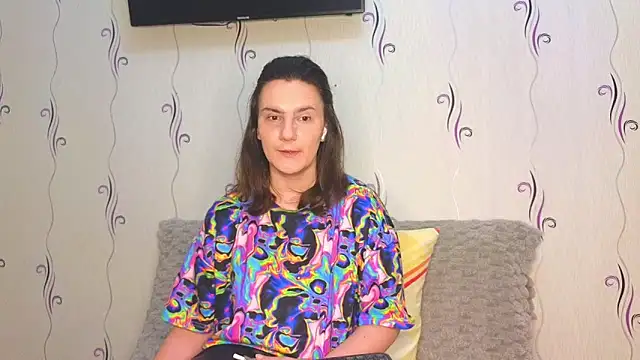 Snapshot of Hey_baddie chatting on 04/08/26, 10:32 Hey baddie online show from 04/08/26, 10:32