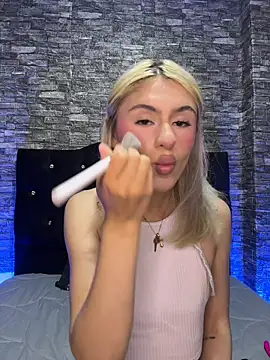 Lia fire online show from 04/16/26, 10:01