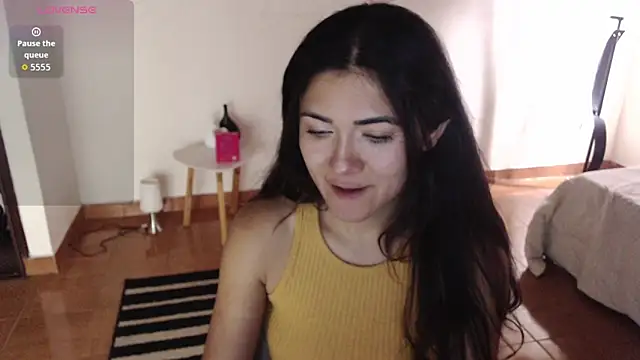 Snapshot of FreyaRouge chatting on 04/09/26, 02:44 FreyaRouge online show from 04/09/26, 02:44