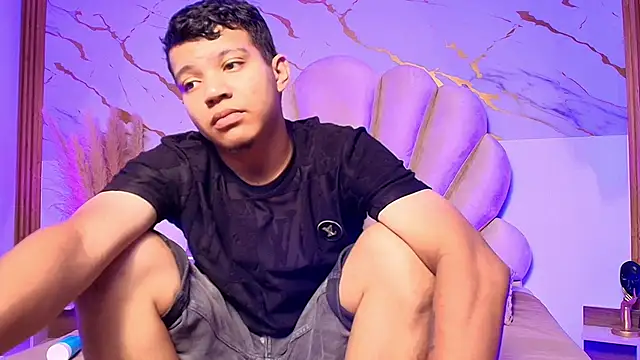 Miaa Hero online show from 04/14/26, 07:42