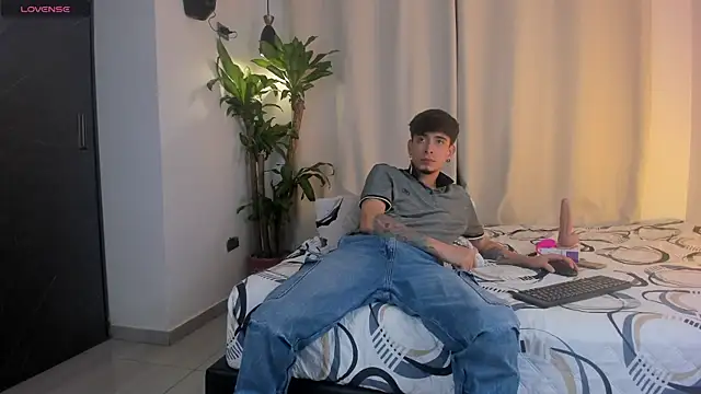 Snapshot of Nova__hard chatting on 04/06/26, 05:52 Nova hard online show from 04/06/26, 05:52