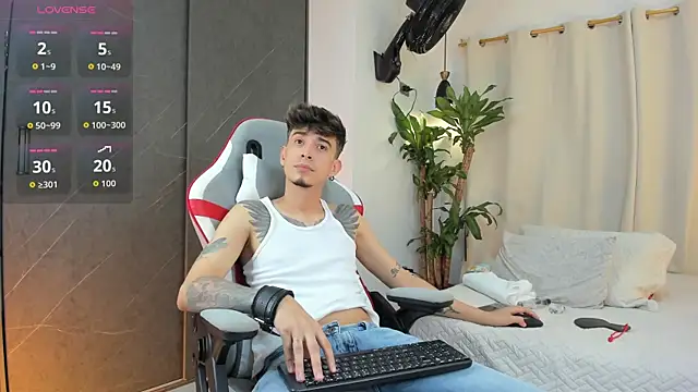 Snapshot of Nova__hard chatting on 04/12/26, 06:29 Nova hard online show from 04/12/26, 06:29