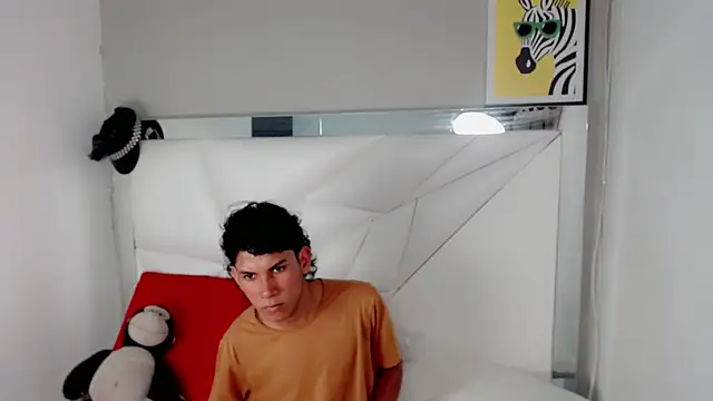 Taylorr junior  online show from 04/11/26, 04:39