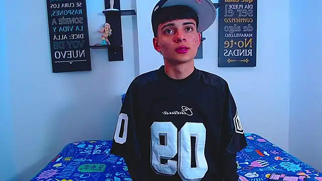 milo hot  online show from 03/31/26, 07:58