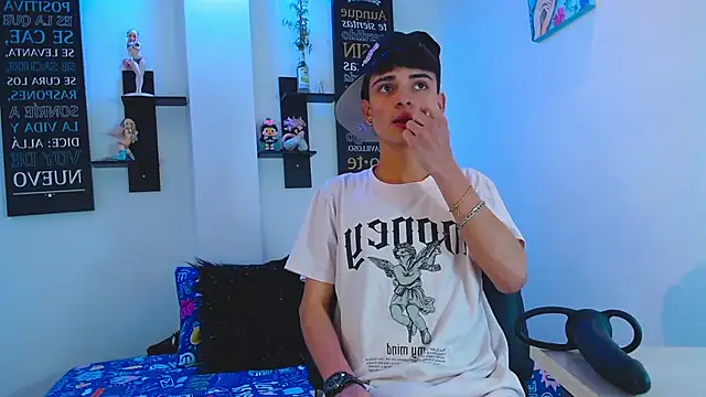 milo hot  online show from 04/16/26, 07:58