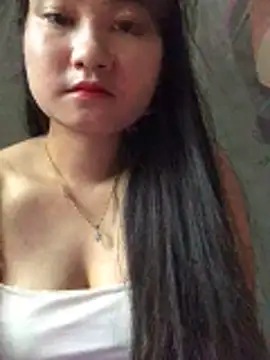 Snapshot of Linh_Hoang chatting on 04/19/26, 05:18 Linh Hoang online show from 04/19/26, 05:18