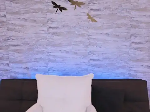 annemallow1 online show from 04/15/26, 06:04