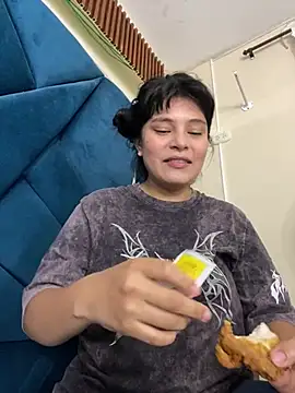 SamanthaColen  online show from 04/14/26, 11:44