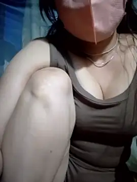 Snapshot of Mi-Naney chatting on 04/15/26, 10:43 Mi-Naney online show from 04/15/26, 10:43