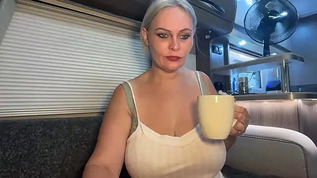 BustySwingingSlut online show from 06/28/26, 09:15