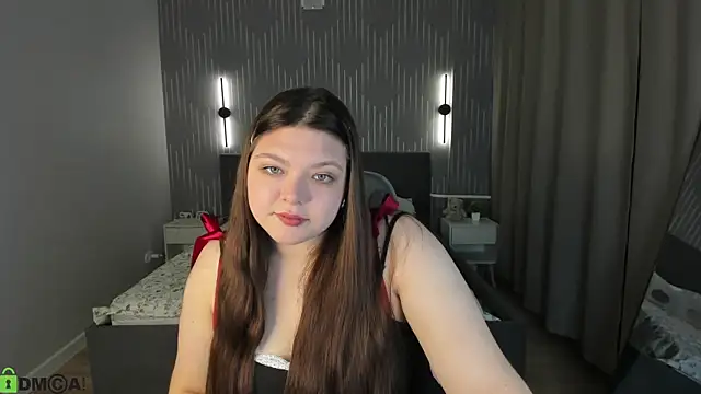 Evelyne Loo online show from 04/11/26, 12:59