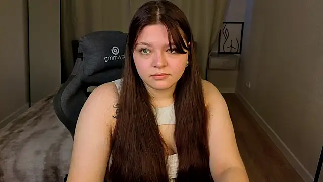 Evelyne Loo online show from 04/13/26, 01:22