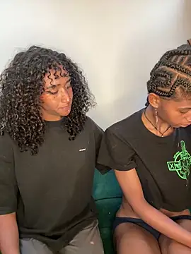 Sun lynx Love online show from 04/15/26, 06:26