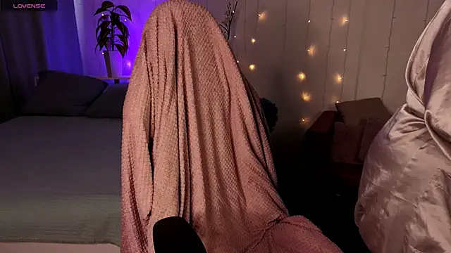 Sweetiest Pie online show from 04/16/26, 05:41