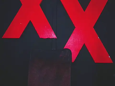 Snapshot of AlanFox1 chatting on 04/04/26, 01:30 AlanFox1 online show from 04/04/26, 01:30