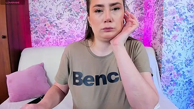 Snapshot of MissAlison__ chatting on 06/05/26, 05:03 MissAlison online show from 06/05/26, 05:03