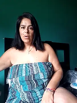 lucianamorocha online show from 05/08/26, 01:05