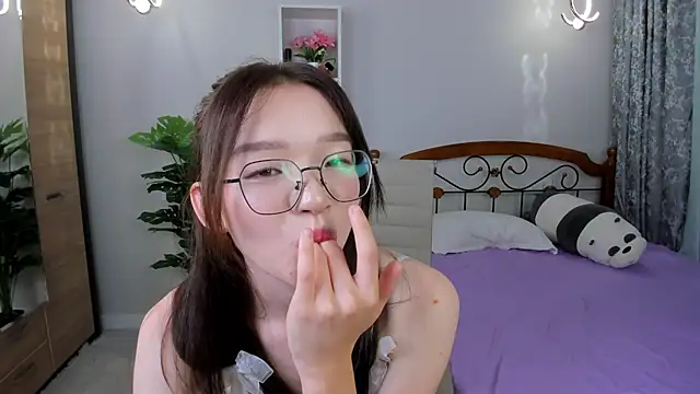 syuri sun online show from 06/30/26, 04:41