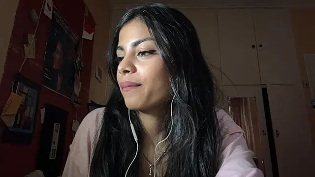 JenniRoutt online show from 04/11/26, 04:33