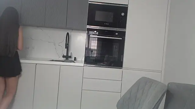 Snapshot of Eva_Bunny13 chatting on 04/14/26, 12:11 Eva Bunny13 online show from 04/14/26, 12:11