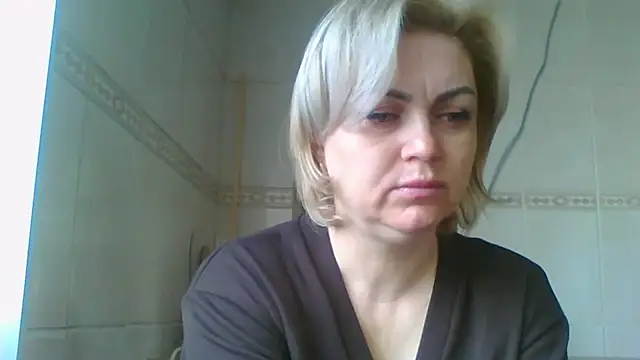 Snapshot of SylvieGold453 chatting on 04/02/26, 06:55 SylvieGold453 online show from 04/02/26, 06:55