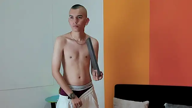 Rowan Cley online show from 04/07/26, 12:05