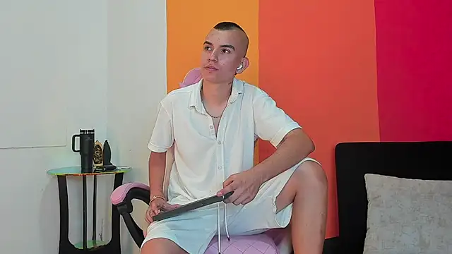 Rowan Cley online show from 05/13/26, 07:22