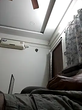 noonekinghere online show from 04/12/26, 02:05