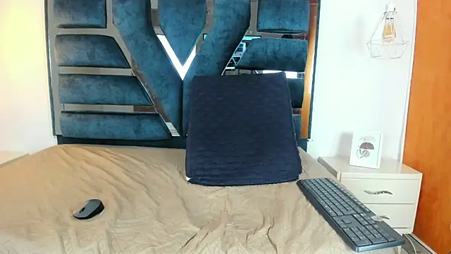 Alantaylorr  online show from 05/29/26, 03:54