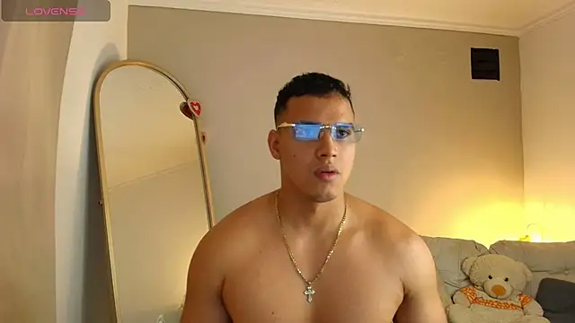 Maxi and Ares online show from 04/05/26, 07:11