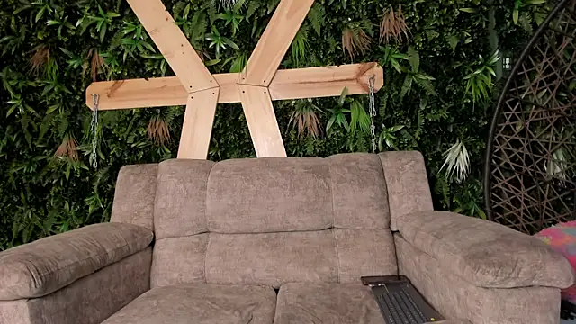 Milan Moon online show from 04/14/26, 08:26