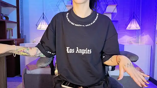 lhiamfitt10 online show from 04/07/26, 02:50