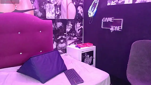 Shanel black online show from 04/13/26, 07:08