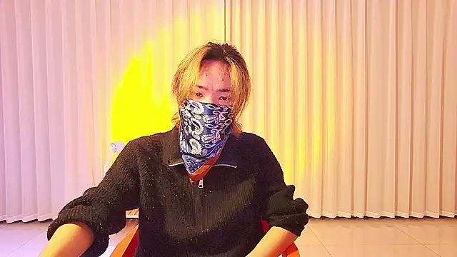 Snapshot of wumei-001 chatting on 04/02/26, 11:41 wumei-001 online show from 04/02/26, 11:41