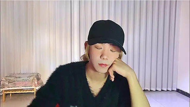 Snapshot of wumei-001 chatting on 04/05/26, 11:07 wumei-001 online show from 04/05/26, 11:07