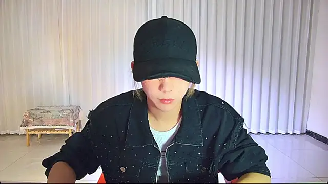 Snapshot of wumei-001 chatting on 04/11/26, 10:41 wumei-001 online show from 04/11/26, 10:41