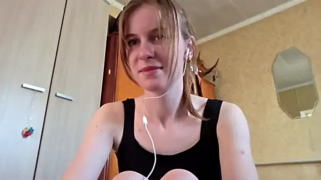 DonnaKuc online show from 04/03/26, 06:11