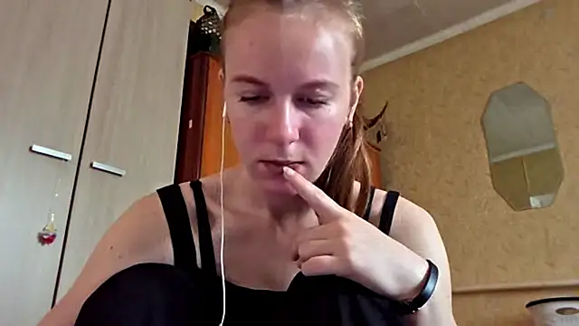 DonnaKuc online show from 04/08/26, 06:13