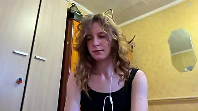 DonnaKuc online show from 04/13/26, 06:08