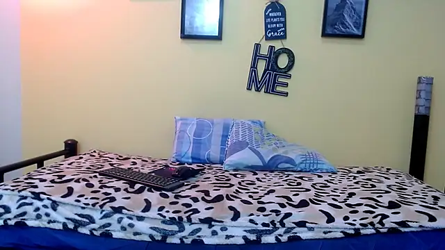 18dulcegatita online show from 04/14/26, 07:31