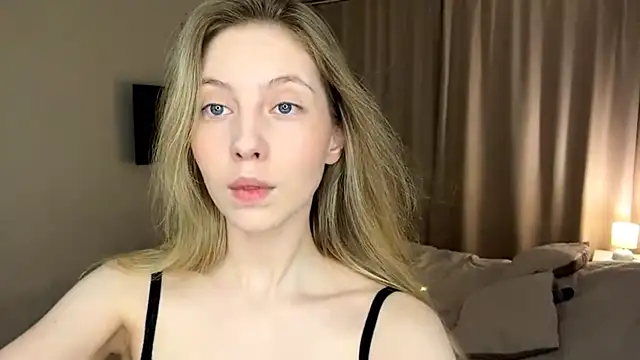 SofiaVelour online show from 04/08/26, 05:35