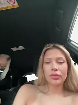 Girl-Mia online show from 04/16/26, 04:02