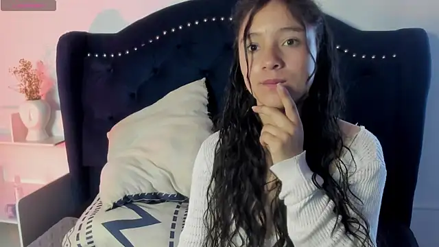 Snapshot of Honney_Bunny18 chatting on 04/05/26, 02:36 Honney Bunny18 online show from 04/05/26, 02:36