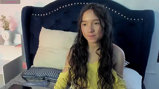 Snapshot of Honney_Bunny18 chatting on 04/09/26, 02:44 Honney Bunny18 online show from 04/09/26, 02:44