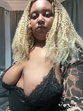 zahiraax online show from 04/15/26, 08:53