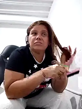 Snapshot of Zafiro_MD chatting on 04/15/26, 12:17 Zafiro MD online show from 04/15/26, 12:17