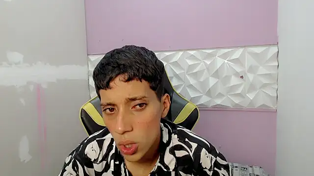 Yei lee  online show from 04/03/26, 04:54