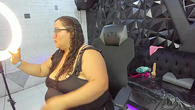 AbbyRogers1 online show from 04/07/26, 04:24